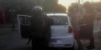 Detienen un hombre y adolescente en pleno delibery de droga