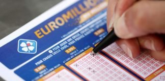 Ganó más de 1 millón de euros en la lotería pero no quiso compartirlo con el grupo que la ayudó