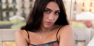 Lourdes León, la hija de Madonna, fue parte de un desfile en el que simuló una orgía