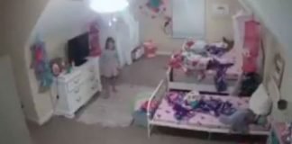 Por una cámara de seguridad, descubrió a un hombre en el cuarto de su hija