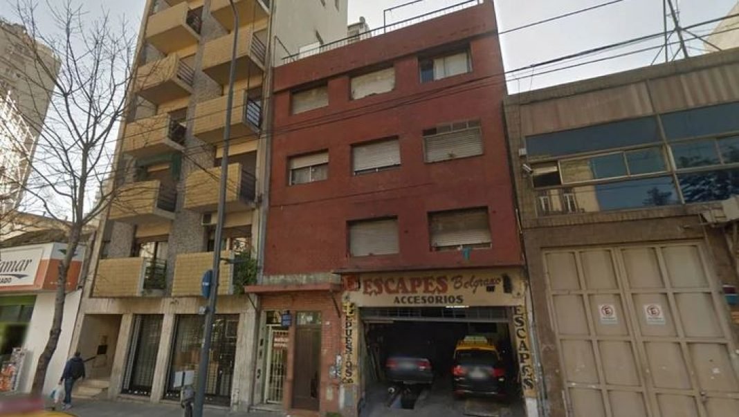 Tiene 5 años y cayó desde una terraza de un edificio de Balvanera: está internado
