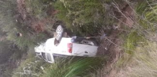 Terminó herida tras caer a un barranco en su camioneta