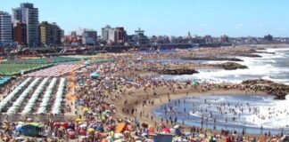 Coronavirus: cerraron el ingreso a una playa en Mar del Plata por la aglomeración de jóvenes