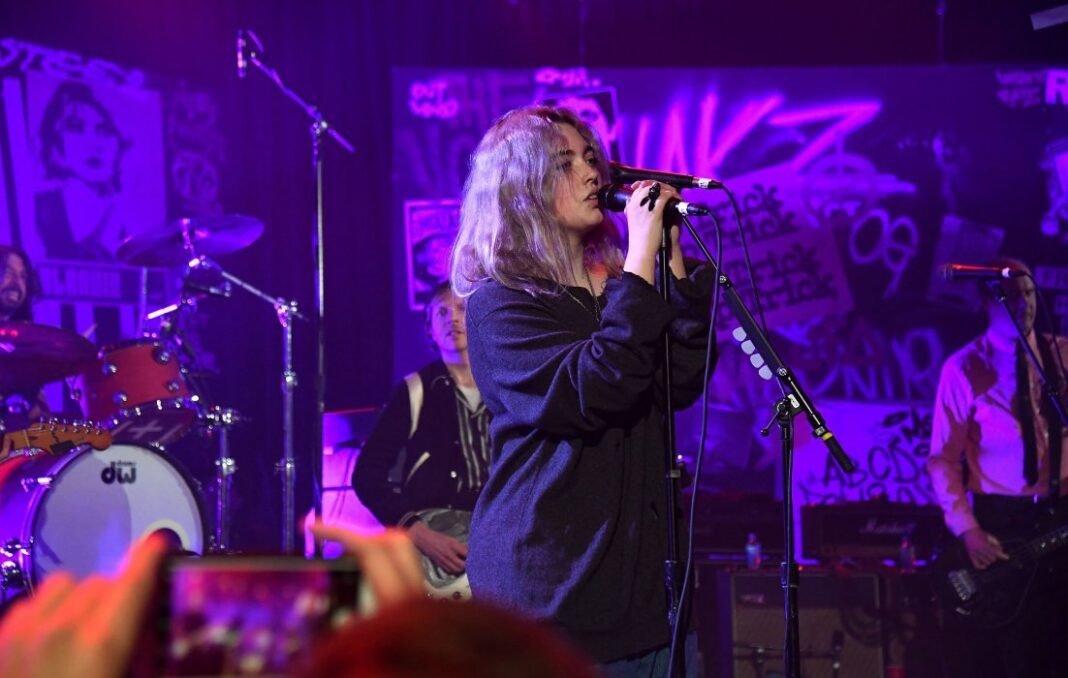 Dave Grohl quiere participar en el disco debut de su hija Violet