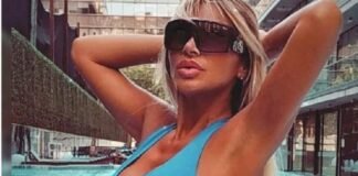 En colaless dorada, Cecilia Oviedo se levantó la camiseta de Boca e hizo una foto de alto voltaje