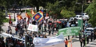 El FUSSI se movilizó rechazando el 32 por ciento de aumento