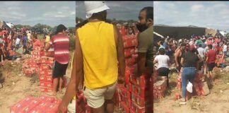 Volcó un camión en La Paz y vecinos se llevaron las latas de cerveza