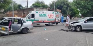 Pasajeras de un taxi lesionadas en accidente vial