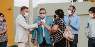 Entregaron viviendas para solteros y familias en Valle Chico Fidel Saenz, Raul Jalil,