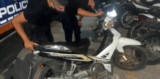 Cinco cuadras arrastró una moto robada