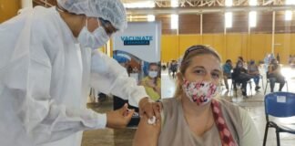 Unos mil docentes ya recibieron la primera dosis de vacuna contra Covid