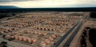 Provincia entrega viviendas para solteros y familias en Valle Chico