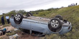 Auto volcó en Ruta Nacional N°157