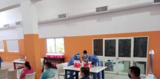 Continúa el operativo de vacunación para mayores de 80 años en el Predio Ferial