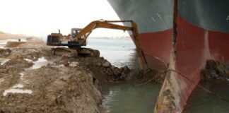 El atasco en el Canal de Suez se hace patente desde el espacio