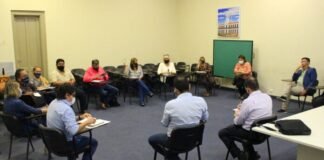 El gobierno mejoró la oferta y ahora la intersindical docente define si acepta el incremento salarial