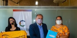 El ministro Moreno entregó matrículas y más de 500 mil pesos en ayudas económicas a cooperativas
