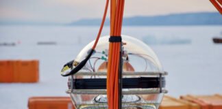 Rusia sumerge uno de los telescopios más grandes del mundo en el fondo del lago Baikal para estudiar el universo