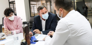 Sáenz estuvo con el secretario del Hábitat y logró gestionar 1000 viviendas más