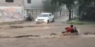 Un fuerte temporal azotó a sectores de la Capital y provocó las inundaciones más graves en la última década