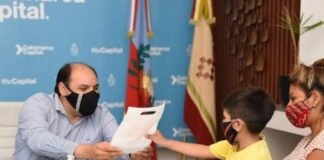 Entregaron más anteojos del programa “Te veo bien”
