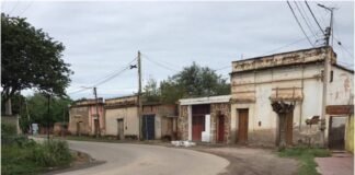 Motociclista chocó contra una pared y su acompañante resultó lesionada