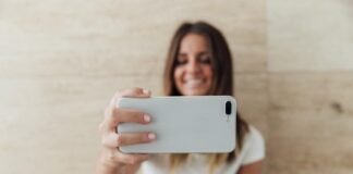Cómo activar el filtro Botox Pillow Face en TikTok e Instagram para hincharte los pómulos y labios