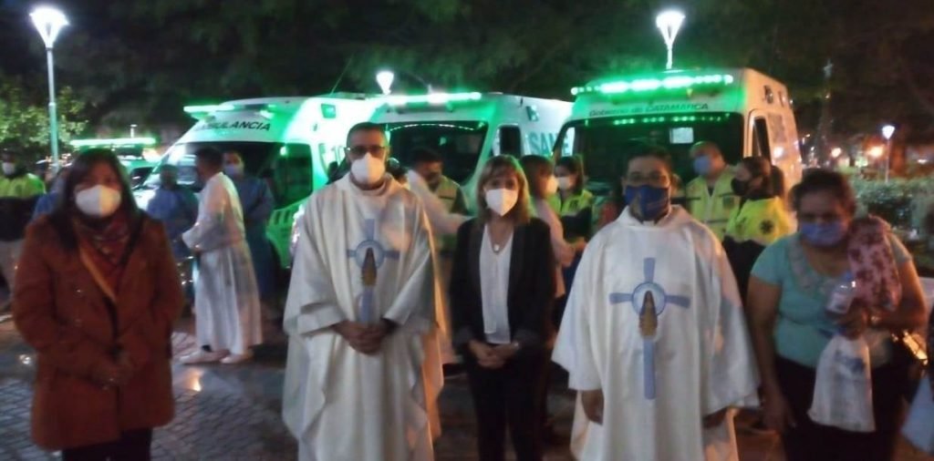 Los trabajadores de la Salud pusieron sus esfuerzos e intenciones a los pies de la Madre