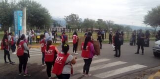 Piquete frente a la nueva Casa de Gobierno por asistencia social para desocupados