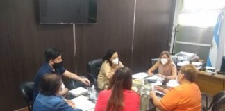 Salud trabaja en un proyecto de formación de cuidadores para adultos mayores