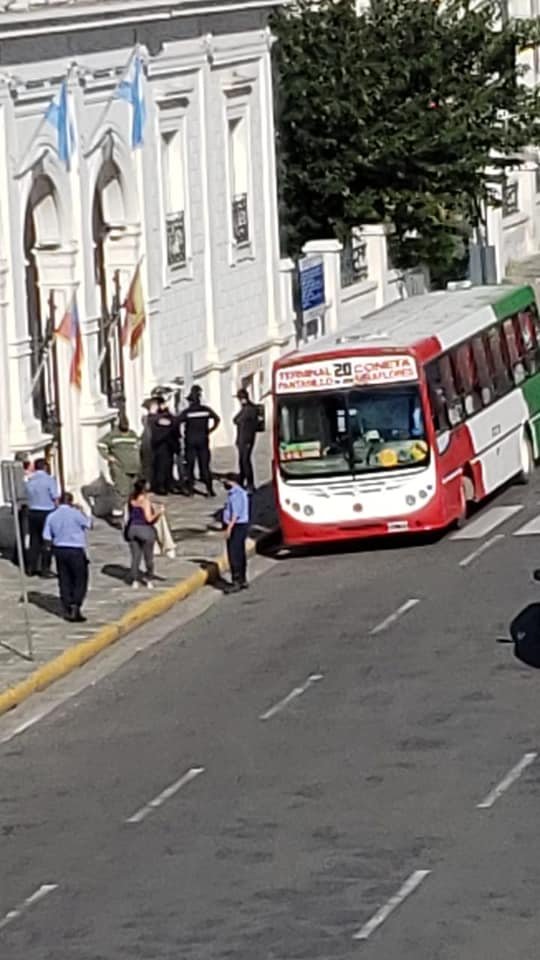 Se tomó un colectivo, le confirmaron que tenía Covid y tuvieron que aislar a 45 pasajeros