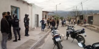 Aislado por COVID positivo, salió a robar y fue reducido por vecinos y la Policía