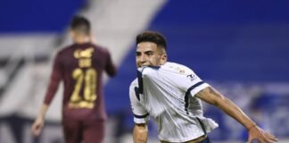 Vélez derrotó a Liga y encamina su clasificación