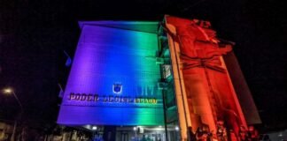 Por primera vez, la Legislatura se iluminó con los colores de la diversidad