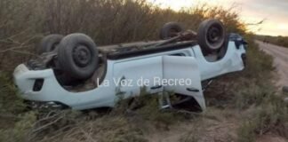 Tremendo vuelco de una camioneta