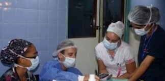 Convenio entre el Gobierno y Colegio de Psicólogos para acompañar a familiares de víctimas del COVID-19