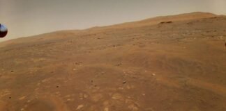 La curiosa forma en que la NASA ha logrado limpiar el polvo marciano en los paneles solares del rover InSigth