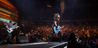 Los Foo Fighters hicieron un inesperado cover de Radiohead junto a Dave Chappelle