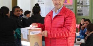 Gómez negocia con Fama y otros sectores para estar en las PASO