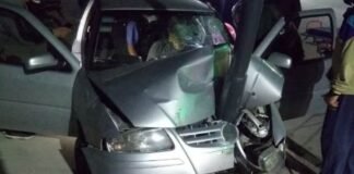 Automovilista herido tras chocar contra un poste en Sumalao