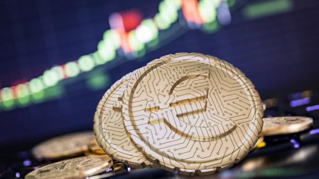 Así es como le vamos diciendo adiós al dinero en efectivo: la era del 'hazme un bizum' y de los pagos con el móvil