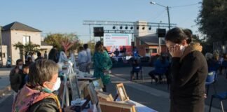 Numerosa concurrencia de turistas y vecinos a la Feria SFVC Artesanías & Diseño