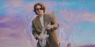John Mayer canta por las nubes en su nuevo video “Wild Blue”