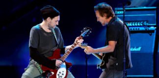 Josh Klinghoffer, ex Red Hot Chili Peppers, se suma a Pearl Jam