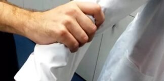 Una médica se defendió de la violencia de su colega apuñalándolo