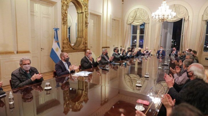 Salario mínimo sube 52,7%: ahora $33