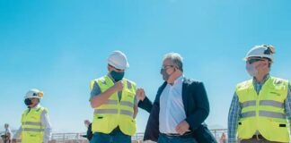 Tinogasta: Raul Jalil recorrió la obra del Parque Solar, inauguró la pista de aterrizaje y entregó viviendas Raul Jalil, Tinogasta