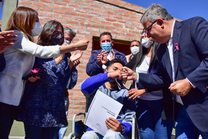 Jalil entregó viviendas e inauguró obras en el Hospital “Luis A