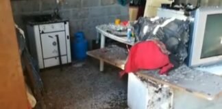Cuatro niños rescatados del incendio de su casa