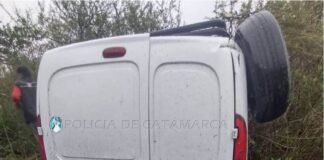 Se desbarrancó y cayó diez metros al vacío